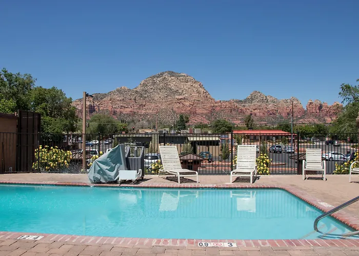 Aiden By Western Hotel 4*